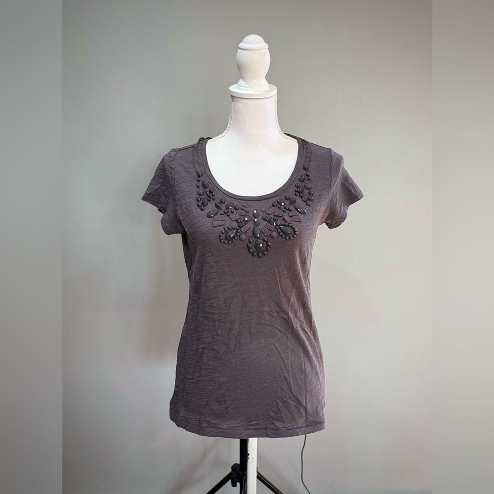 SALE! Gray LOFT Beaded Appliqué Tie-Neck S/S Top Size S EUC